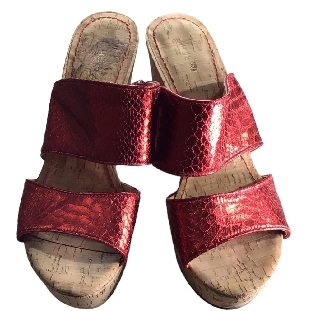 Nine West Metallic Wedge Sandals size 8.5 EUC